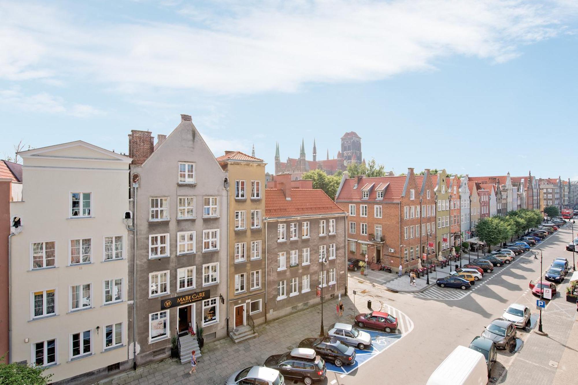 3-level With A View Of St Mary's Basilica By Downtown Lägenhet